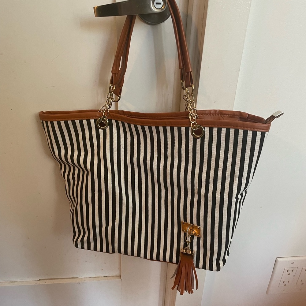 Summer striped bag black and white BNEW